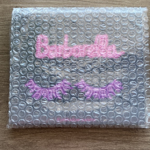 New BeeBeauty London presents Barbarella palette - Picture 4 of 9